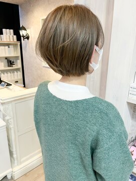 キャアリー(Caary) 福山caary人気シルキーベージュ/ブリーチ/ショートボブ/大人ヘア