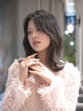 ビュートリアム 梅田(BEAUTRIUM) くびれミディ/外ハネロブ/韓国ヘア/顔まわりレイヤー/似合わせ