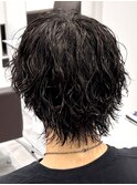 黒髪ショートウルフサーフカールニュアンスパーマツーブロック