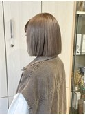 ハイトーンベージュ×韓国風タッセルボブ