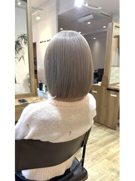 ソッリーソ ヘア(sorriso hair) ホワイトベージュボブ