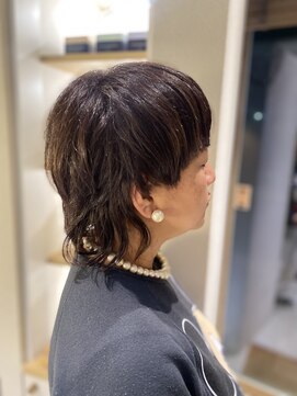 ギュルン(gronn) gronn くせ毛を活かした　マッシュウルフ