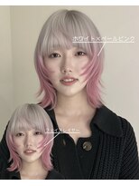イェッカ パビル(YECCA pabil) ホワイトブロンドからピンクのルーツカラー(ブリーチ2回)