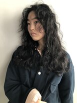 ナヌークカフラ(nanuk kafla)&nbsp;どんな服にもフィットする、ロングスパイラルパーマ