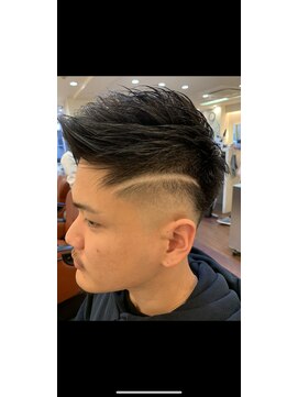 メンズアンダーバーホワイト 南海難波店(Men's _WHITE) スキンフェードラインカット