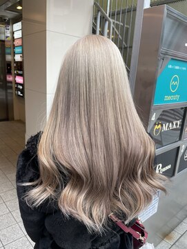 ルイス(L'wis) ホワイトブロンドベージュ♪代表朝長