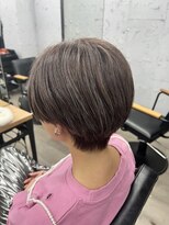 ワン(ONE)&nbsp;白髪ぼかしハイライト