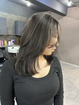 レブ 四条烏丸(Reb,)&nbsp;京都レイヤーカットハイライトブリーチグレーベージュ