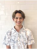 色気と爽やかさを両立したセンターパート
