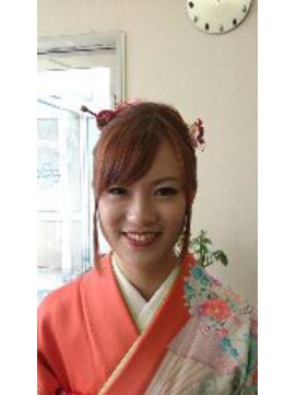 ビーズ(Bee's) シンプルな和装のアップスタイルと振袖着付け