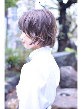 メイズ(MAZE) 【メイズ東中野・鍛原志行】動きのある小顔ショートボブ