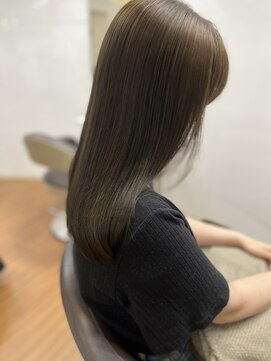 ムーア(MUA) 【MUA 大泉】グロスアッシュカラー