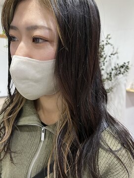 ウタ(uta) フェイスフレーミングベージュカラー