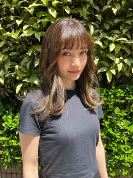 ブラウンズズシ(BROWNS Zushi) くびれミディアムヘア