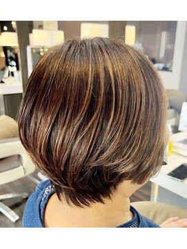 エノモト(ENOMOTO) 細めハイライトフェザーショート*冬カラーくすみベージュ