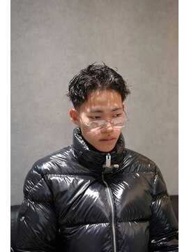 スパイキーピンパーマ×テーパーフェード