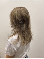 ラビソル(L a v i s o l)&nbsp;20代30代40代ハイライトカラー　ミディアムレイヤー