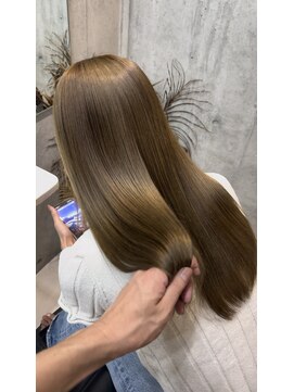 ウタリ(UTARRY) 艶ベージュ