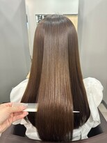 カミエ(kamie)&nbsp;ツヤ感たっぷりのロングブラウン×透け感カラー