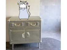 イロプラス( IRO＋)の雰囲気（商品棚がお洒落なシルバー☆）