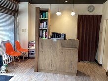 ヘア シュシュ(HAIR chou chou)の雰囲気（自然光が差し込む明るい店内。柔らかな光に包まれます♪）
