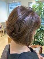 ユーネリー(U-NERY)&nbsp;レイヤーを入れた前下りボブ