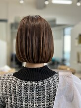 トランス(Trans) ツヤ髪ぱつっとボブ