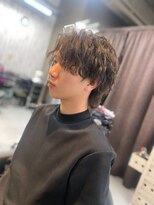 アイズ 海老名(AIZU)&nbsp;マッシュウルフセンターパートツイストスパイラルパーマメンズ