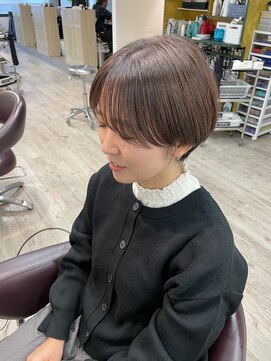 コワファーストナガサキシャンプーボーイ(COIFF1RST NAGASAKI SHAMPOO BOY) 大人可愛い20代30代40代黒髪前下がりショートボブ丸み/長崎