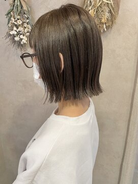 ドール 阪急高槻(DOLL) ぱつっと切りっぱなし2wayボブ【ハイライト/ボブ】