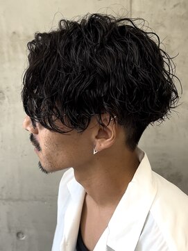 オルト(Altn) 大人の波巻きスパイラルパーマミディアムロングメンズカットヘア