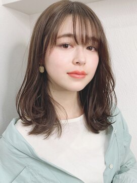 テテ(tete.) ミディアムフェミニンセミロングレイヤー