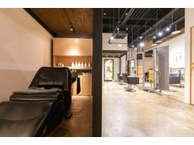 ゆったりと過ごせる空間のサロン内。[野々市/髪質改善カラー]