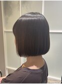 グレージュ×クオラインストレート×内巻きボブ