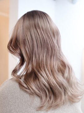 ミーム 原宿 表参道(meme) *切れ毛98%cut!魚瀬おすすめ艶々ブリーチカラー