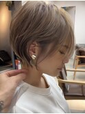 新宿小顔ショートボブ/丸みショート/白髪ぼかしハイライト/束感