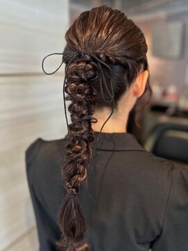 エルバイラビス 大宮(elu by lovis) 《Hina》あみおろしポニーテール