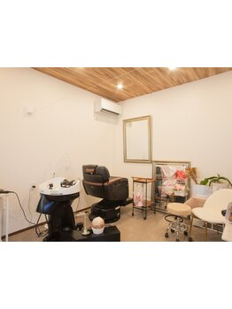 「FIELD」は、美容室という空間で“心と髪を整える場所”でありたいと考えています。