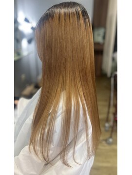 ヴェルサ(Versa) 美髪矯正とトリートメント