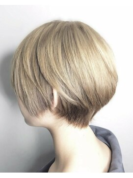 アン たまプラーザ(un) 骨格補正立体カットで収まるショート♪【髪質改善オージュア】