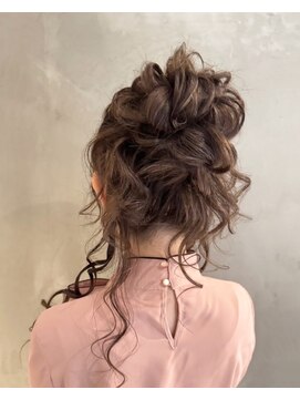 サロンドワン(SALON DE 1) #アップスタイル