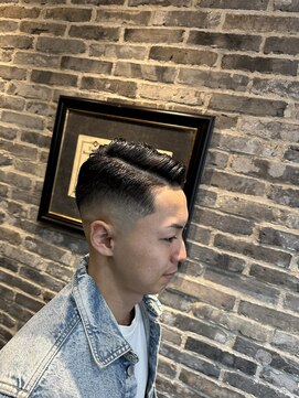 ミリオンバックス 御徒町店(Million Backs) 緩パン/サイドパート/アイロンパーマ<理容室>[メンズ/眉毛]