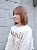 ピンクベージュ