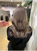 波巻きが似合ってる!透明感アッシュカラー