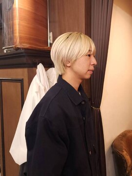 ブロック ジャポン(bloc japon) ホワイトブロンドのマッシュショートヘアー