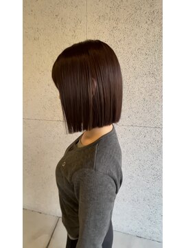 パツッとボブ×艶カラー