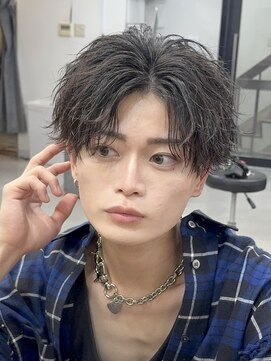 アイトーキョー 渋谷(AI TOKYO) 無造作ツイストシャドウパーマ×センターパート