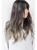 ロングヘア×バレイヤージュ