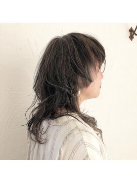 エバーグリーン(evergreen) 【エバーグリーン】ハイライトカラーとウルフロング【中島】