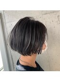 ショートボブ×ダークグレージュ